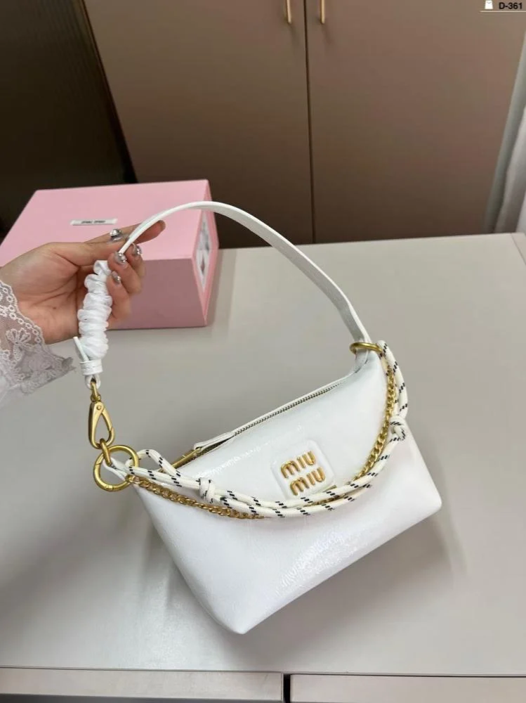 شنطة miumiu