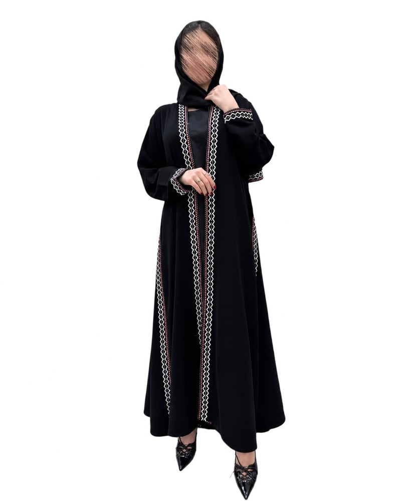 N745-عباية