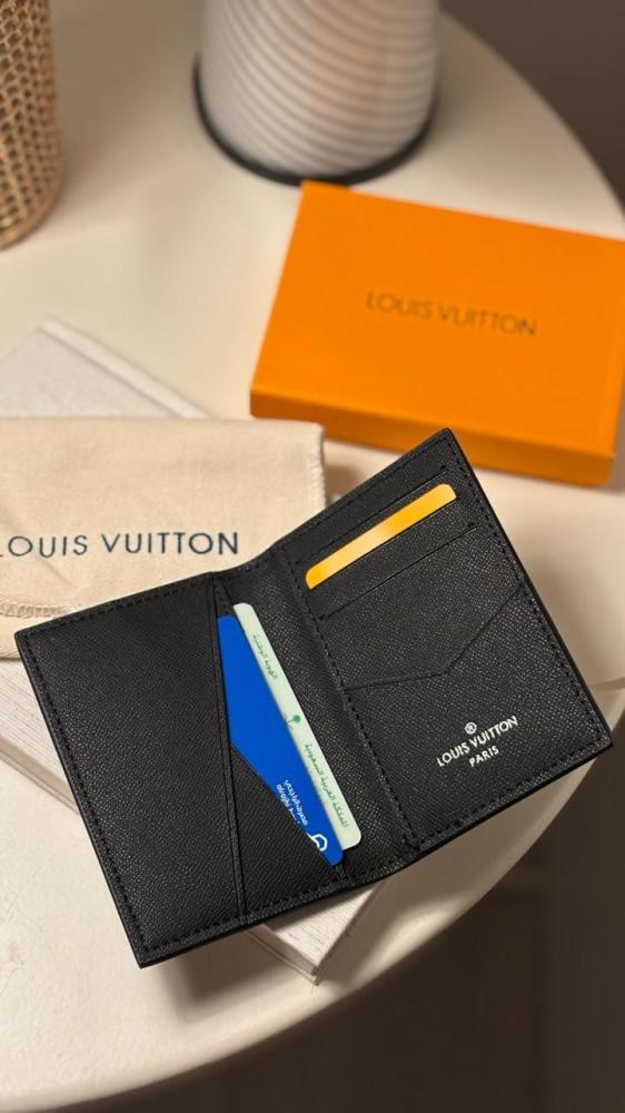 Wallet number 011 with a luxurious and modern design