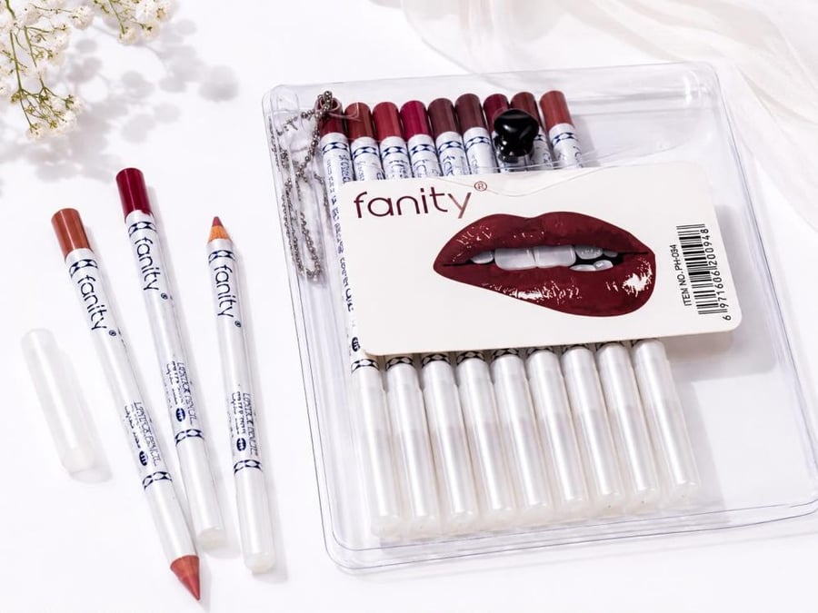 مجموعة محدد الشفاه المقاوم للماء من فانتي (Fanity Waterproof Lipliner) - ثبات 24 ساعة