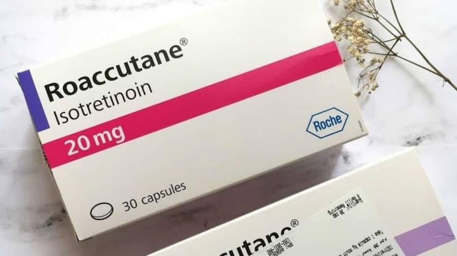 Roaccutane 20mg Capsule 30 - روكتان 20 مجم 30 كبسولة