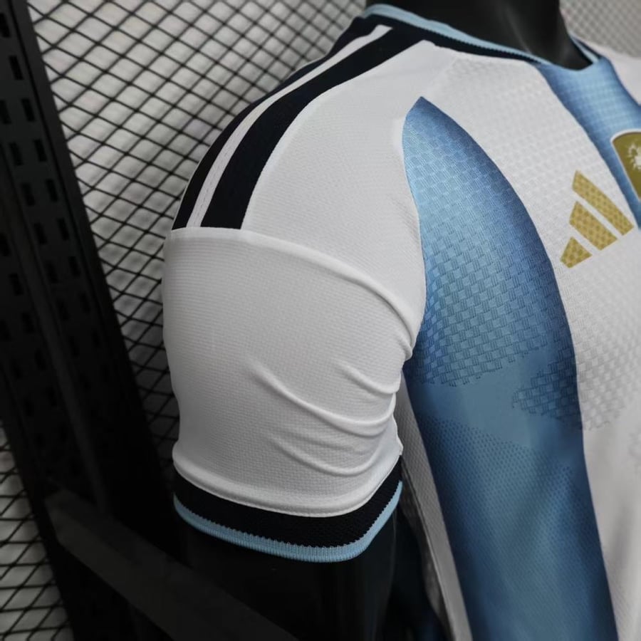 قميص منتخب الارجنتين الاساسي ( نسخة اللاعبين )