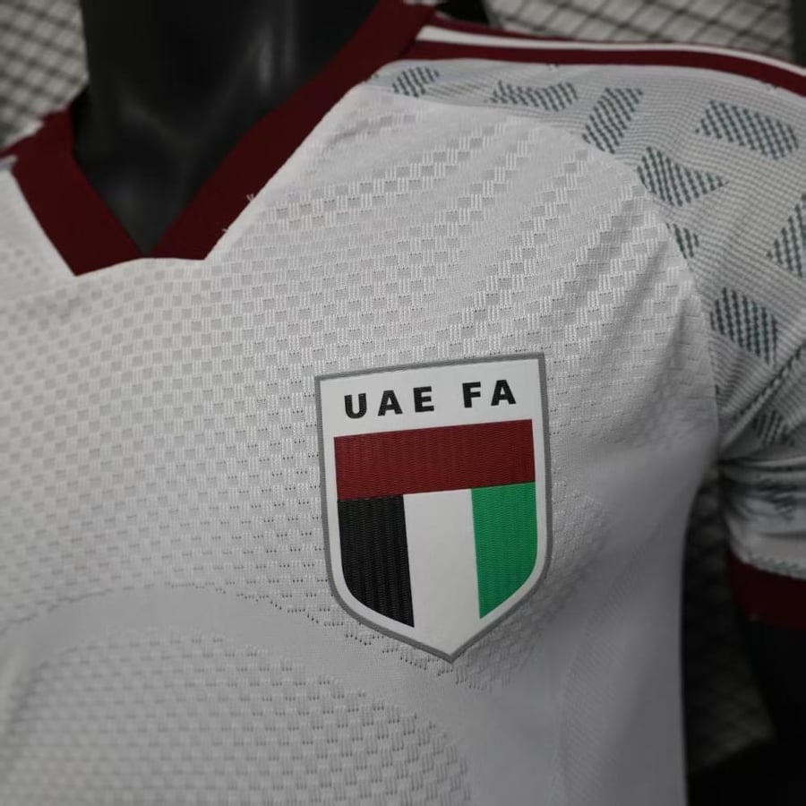 قميص منتخب الامارات الاساسي ( نسخة اللاعبين )