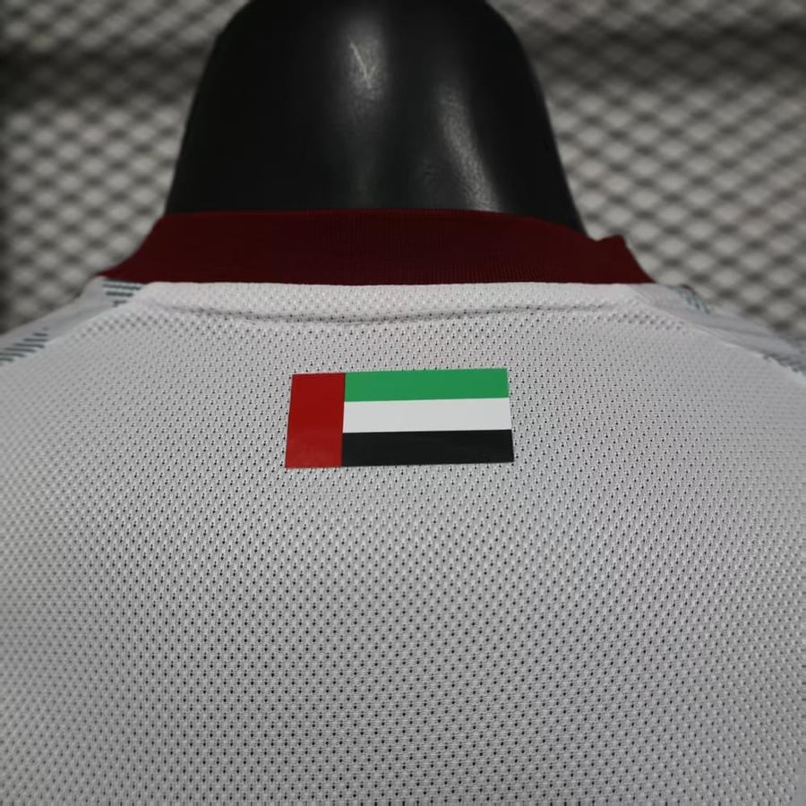 قميص منتخب الامارات الاساسي ( نسخة اللاعبين )