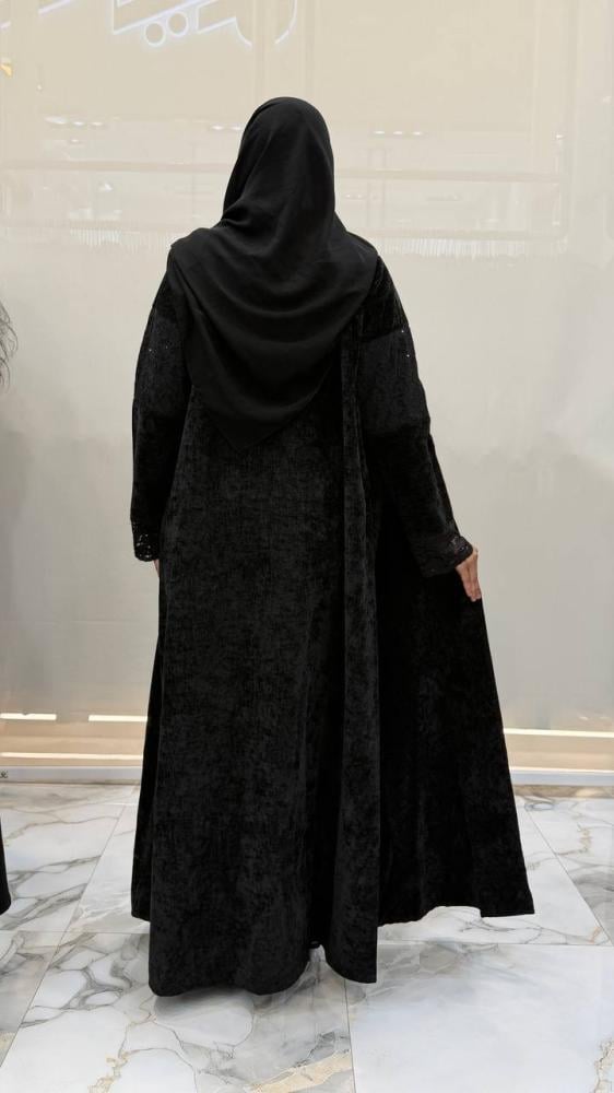 عباية أمينه كلوش بقماش شموه مع دانتيل كرستال