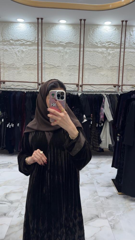 عباية مرام دبل كلوش مخمل كسرات ثري دي الون العسلي