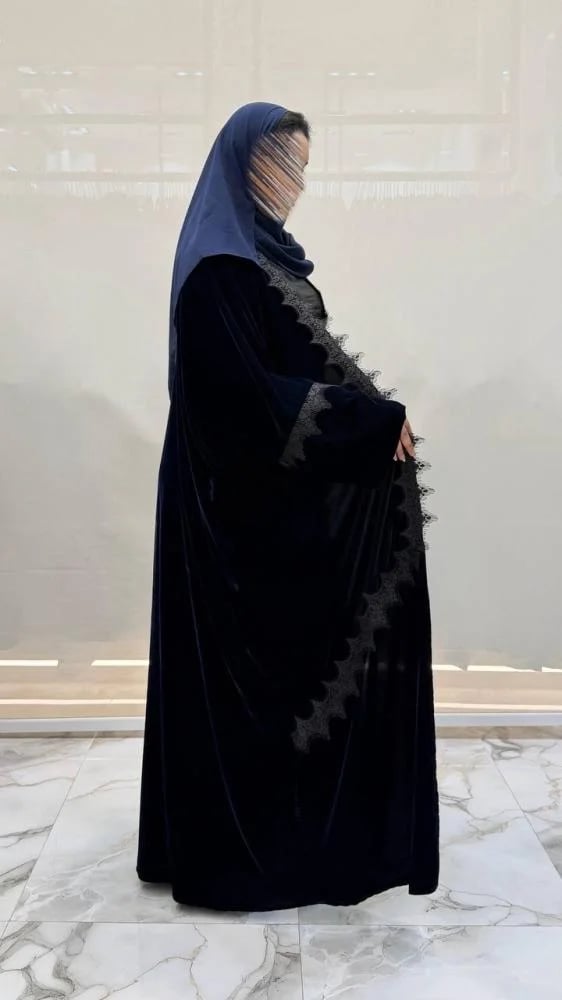 عباية شهد بشت بقماش مخمل لون كحلي