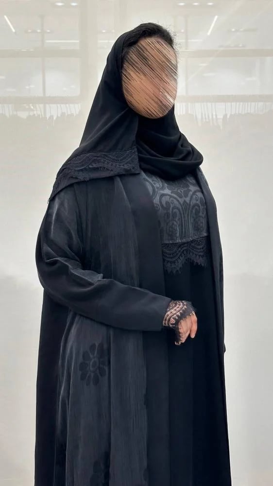 عباية ميعادكلوش طقم عبايه مع فستان بقماش حرير طبيعي مشجر مع حرير يباني