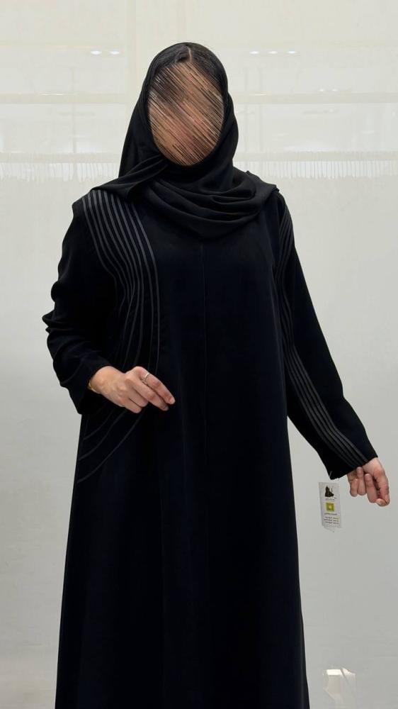 عباية لولو كلوش بقماش سراميك اسود فاحم  قصة بليزر