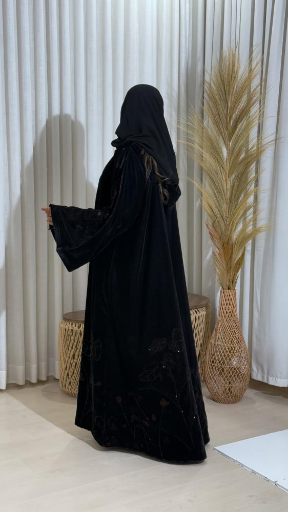 عباية ريم مخمل طباعه مع كرستال