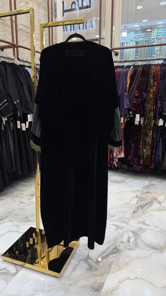 عباية هديل فراشه بقماش مخمل مع مقلم  وتدخيلات كلفه بالون العشبي
