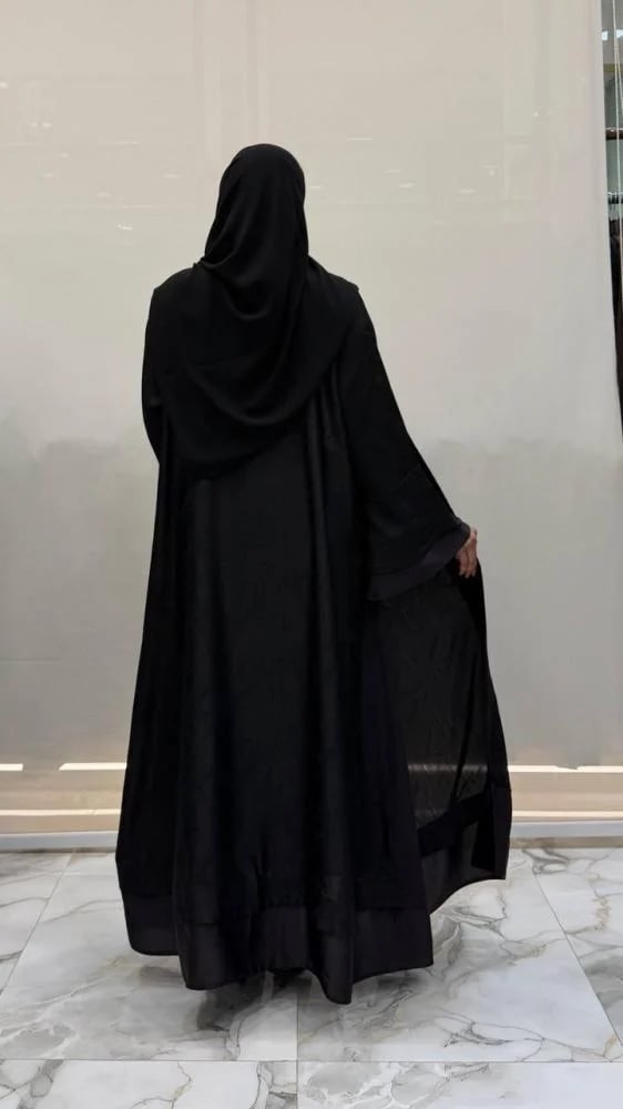 عباية سندريلا كلوش بقماش جاكر مشجر مع تدخيلات حرير