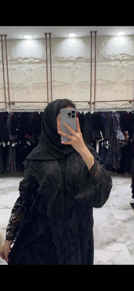 Eman velvet snowy abaya with black lace