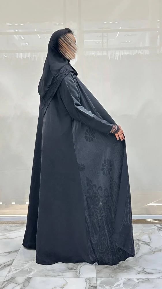 عباية ميعادكلوش طقم عبايه مع فستان بقماش حرير طبيعي مشجر مع حرير يباني