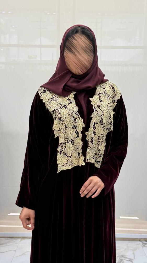 عباية جوليا كلوش بقماش مخمل