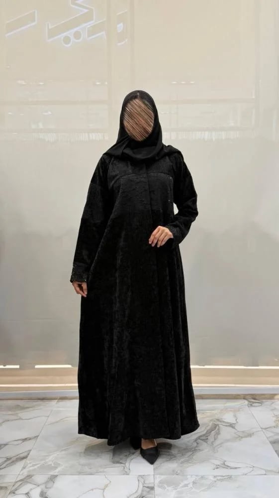 عباية أمينه كلوش بقماش شموه مع دانتيل كرستال