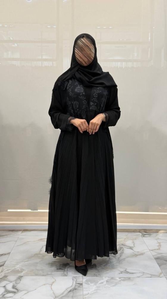 عباية تهاني دبل كلوش بقماش شيفون مشجر مع شيفون أسود كسرات