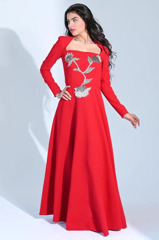 فستان سهرة مشكوك الصدر