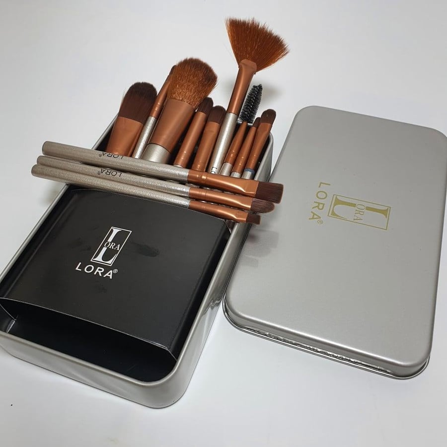 Makeup brush set 12 brushes from Laura