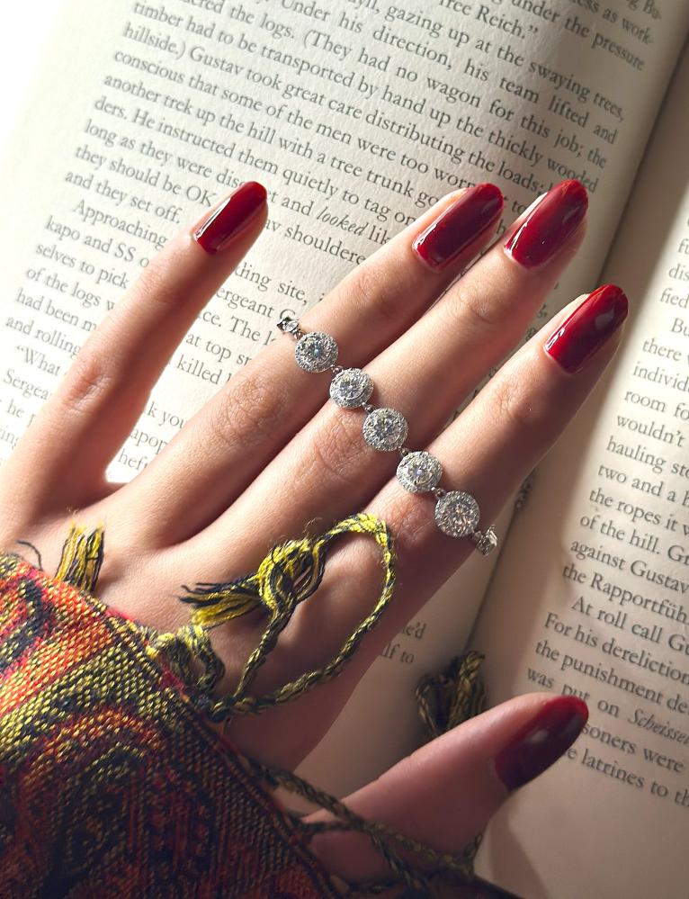 اسوارة موزنايت