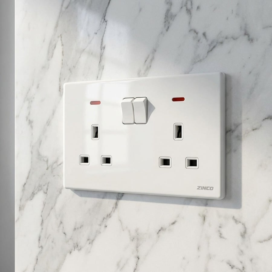فيش بمفتاح أبيض 13 أمبير 7×14 سم ZINCO