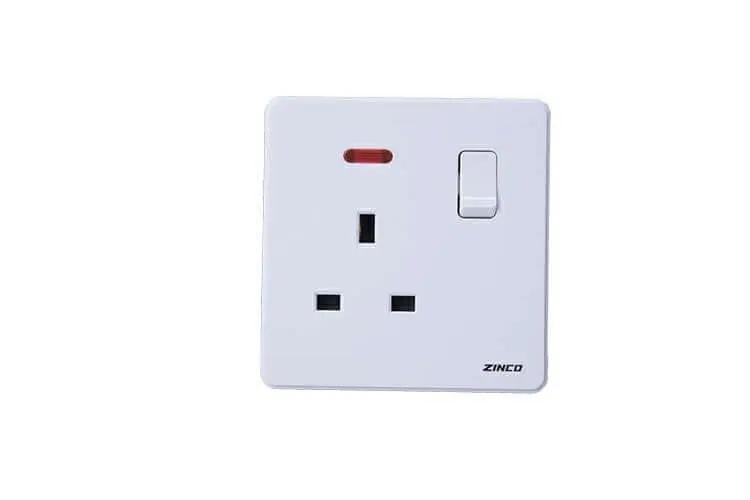 فيش بمفتاح ابيض ZINCO A13