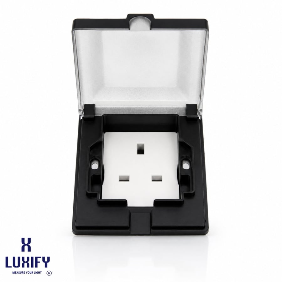 فيش 13 امبير مخفي LUXIFY اسود