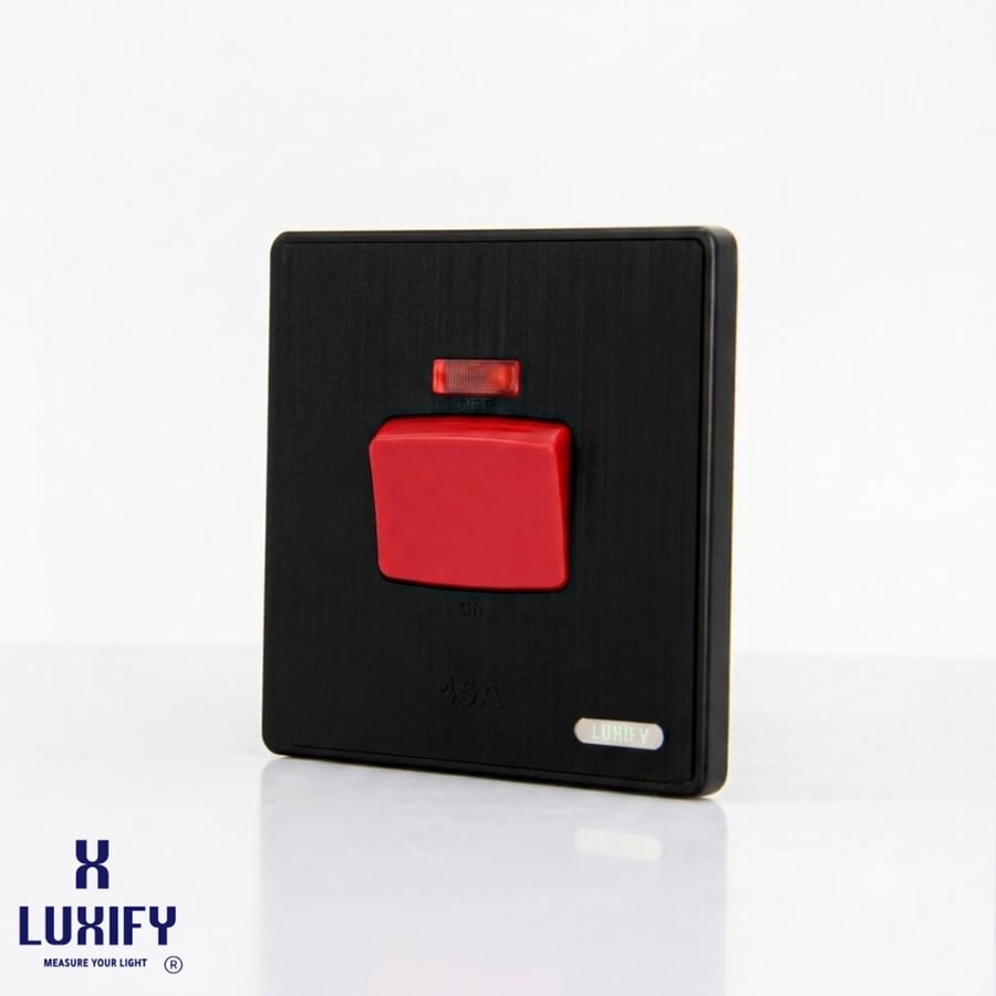 مفتاح مكيف 7*7 اسود LUXIFY