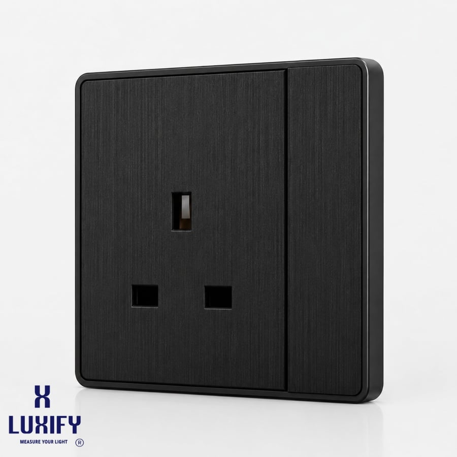 فيش 13 امبير مع مفتاح مفرد اسود LUXIFY