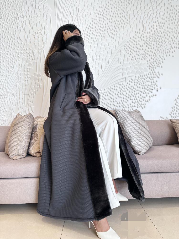 فروه نسائية رمادي مبطن