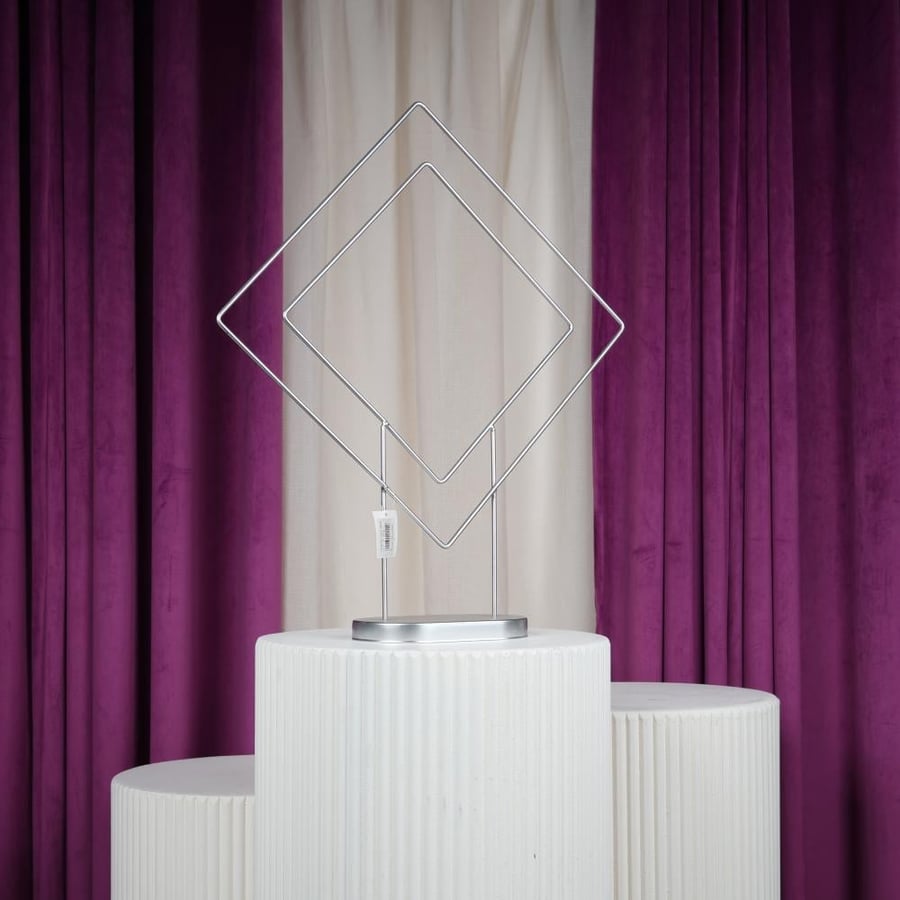 Silver diamond-shaped iron stand