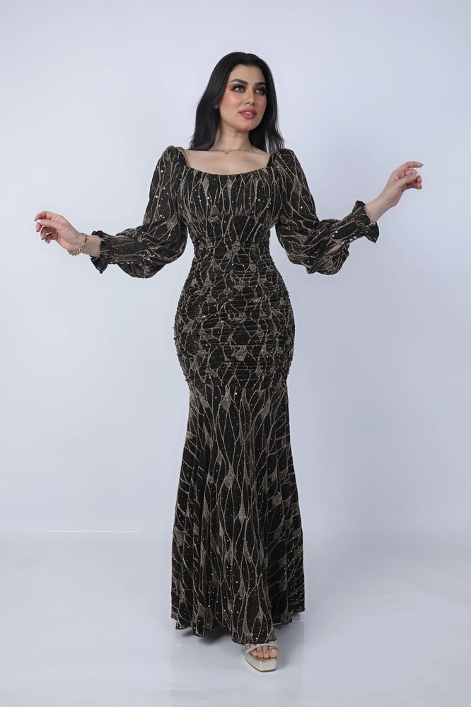 Long evening dress with a zipper