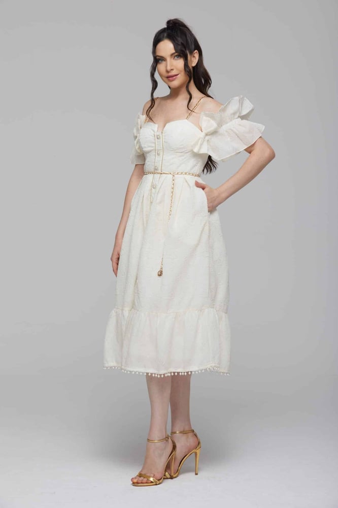 Dress with an open collar