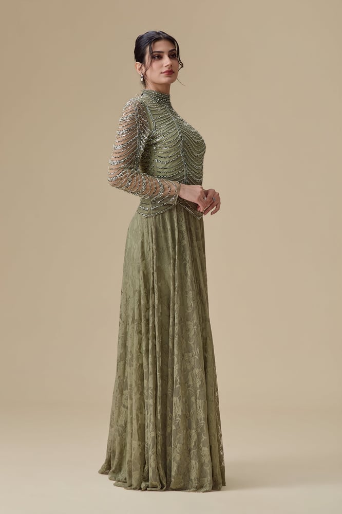 GREEN