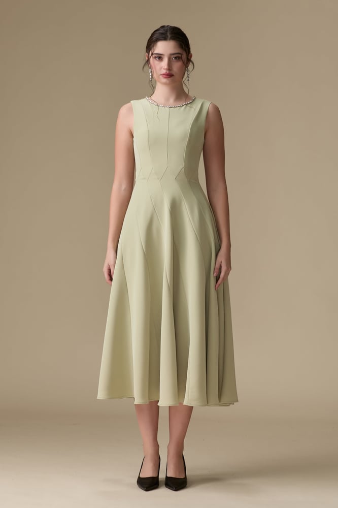 GREEN