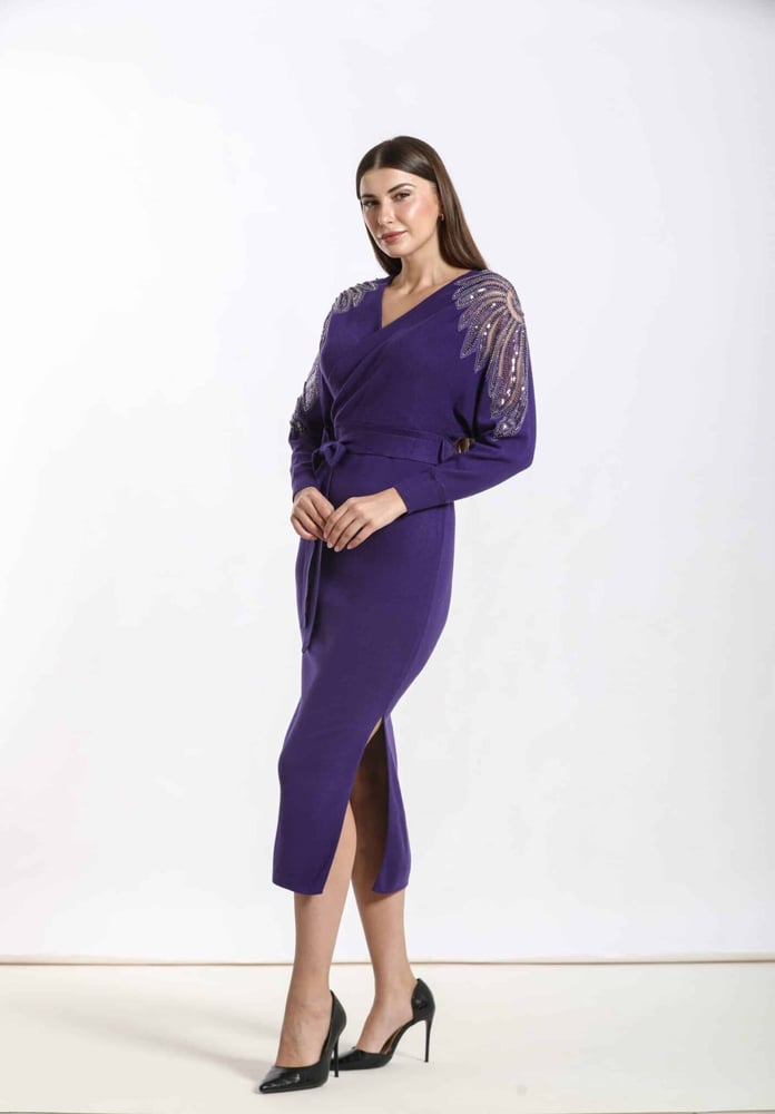 Midi dress decorated from the shoulder