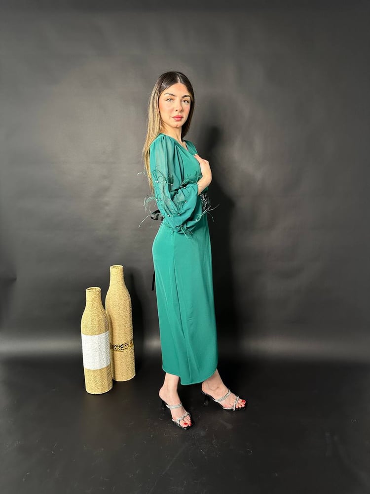 GREEN