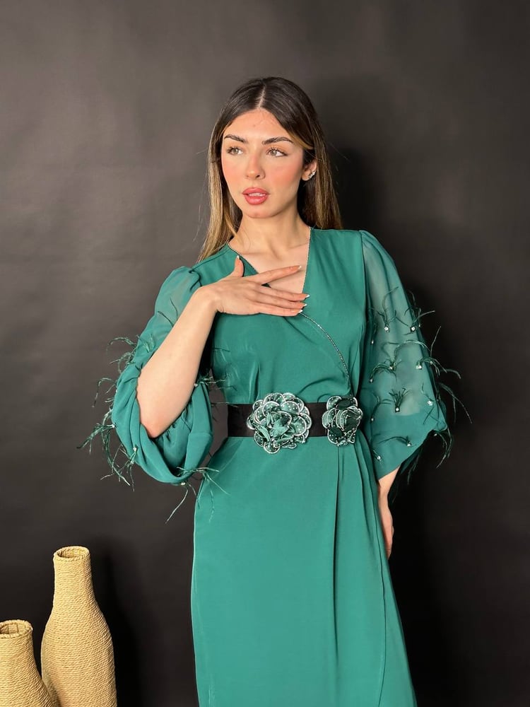 GREEN