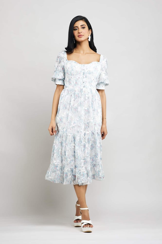 Soft dress, embroidered, puffed sleeves, half sleeves