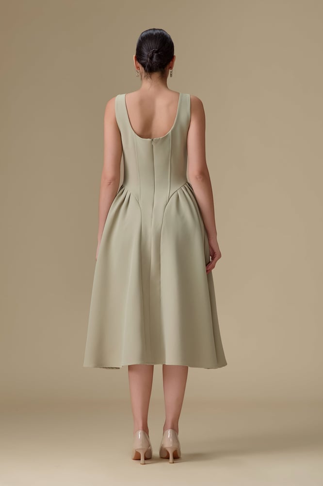 GREEN