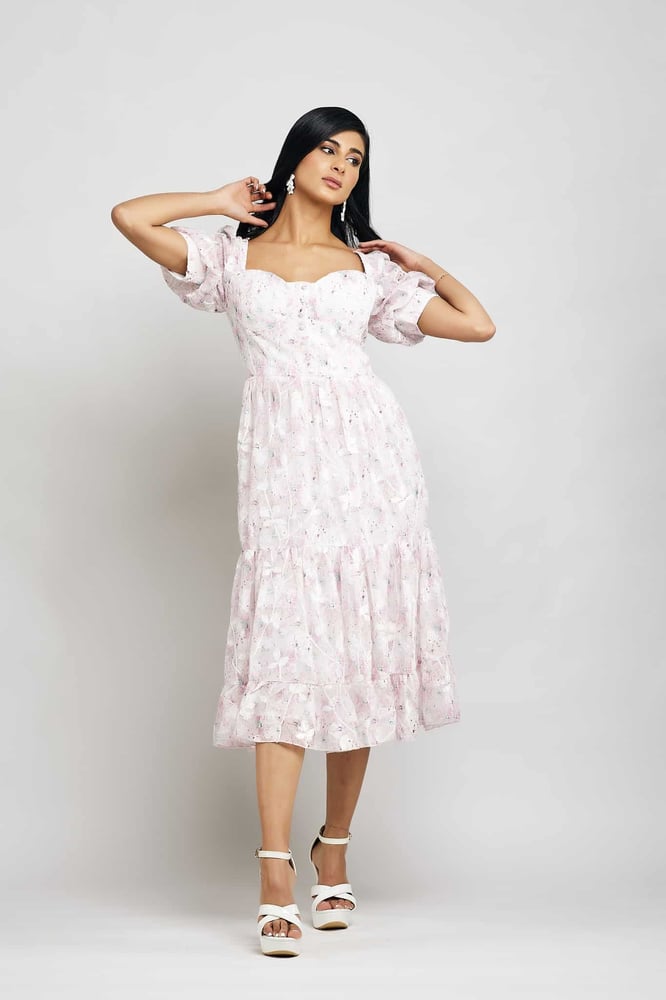 Soft dress, embroidered, puffed sleeves, half sleeves