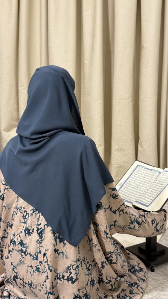 جلال صلاة قطني بنقوش ناعمة.