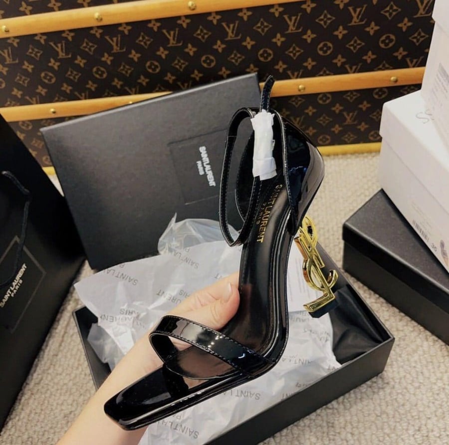 كعب YSL سوبر ماستر كواليتي بجميع الملحقات | بالطلب