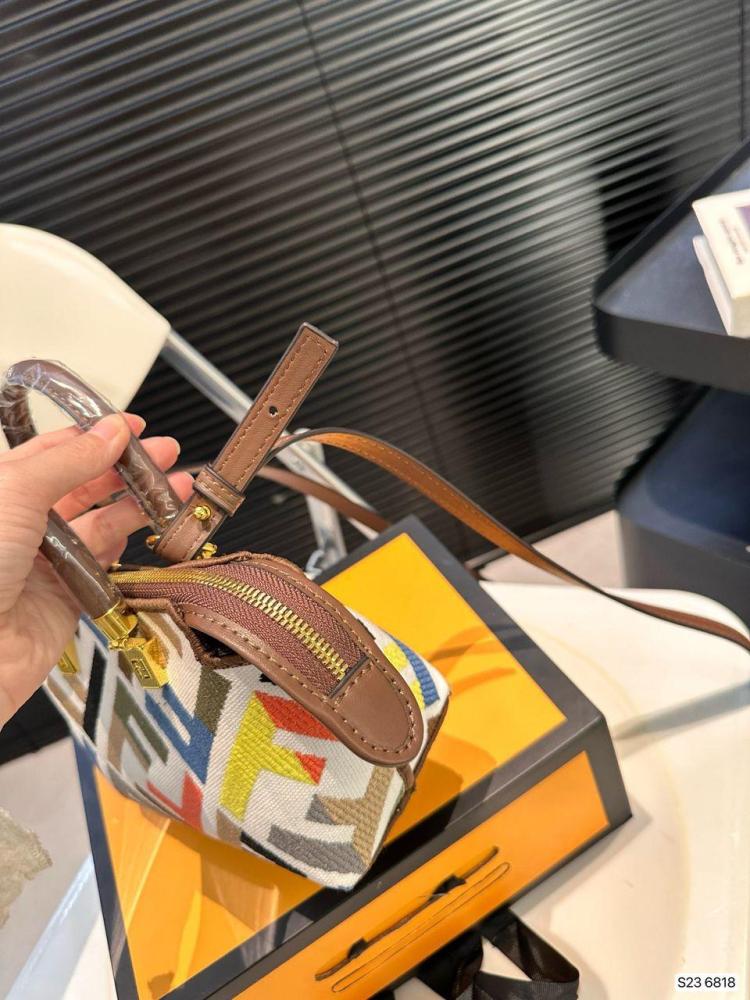 فندي باي ذا واي الملونة ماستر | بالطلب المسبق