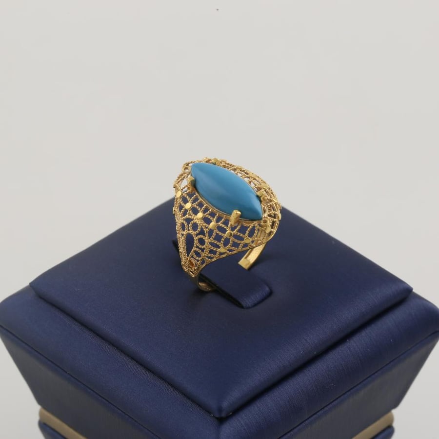 A specific gold ring with celestial details - 21 karat