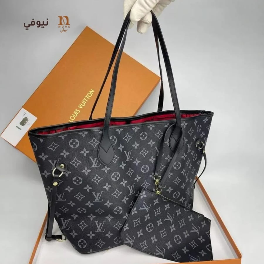 شنطة جامعية Louis Vuitton