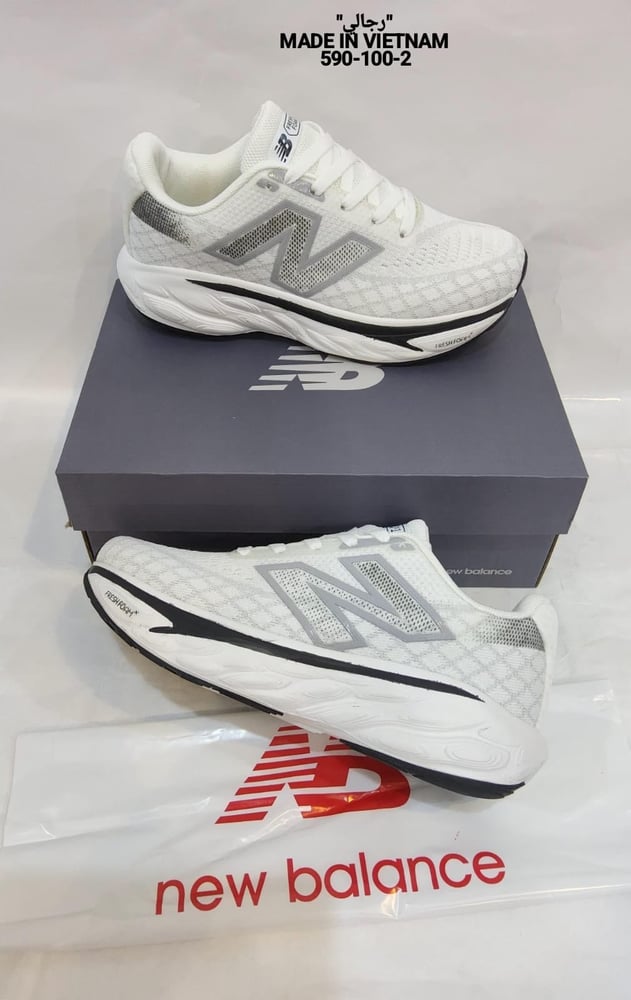 حذاء رياضي رجالي من New Balance