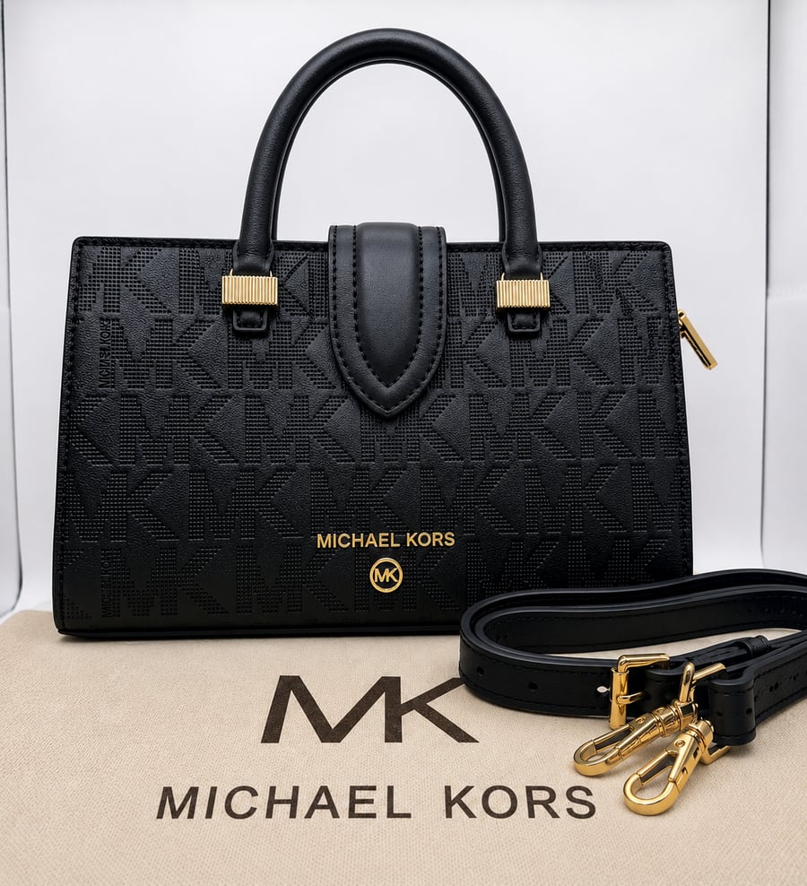 حقيبة يد نسائية أسود أحرف كبيره – Michael Kors