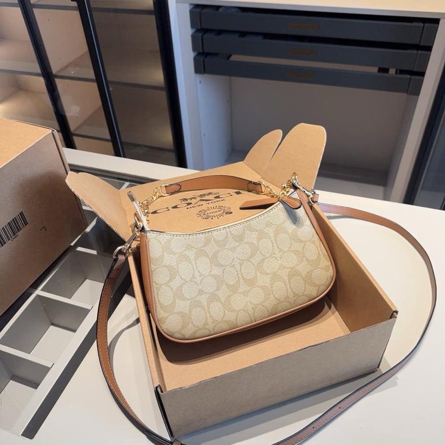 COACH Soft Tabby