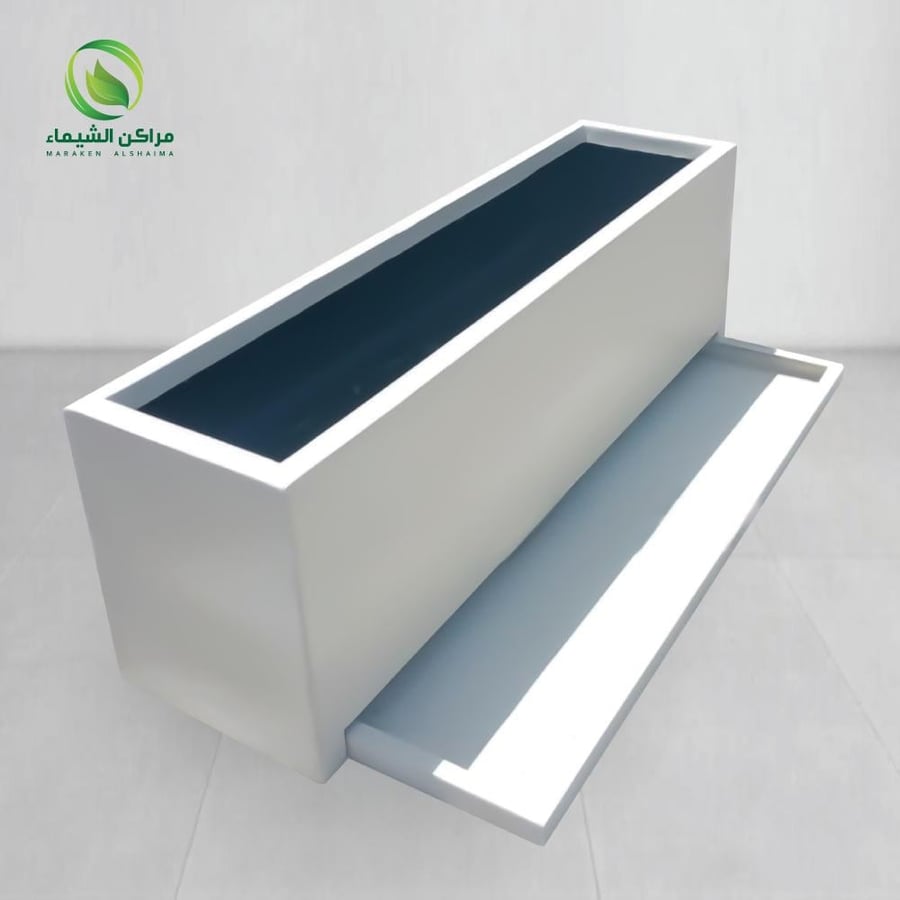 A planting basin with a snap-on tray, 2 meters